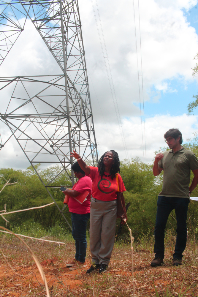 Impactos das Linhas de Transmissão de energia nos assentamentos do Complexo Prado